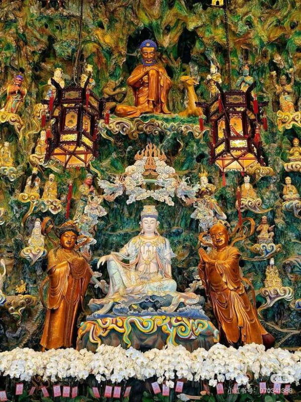buddhist-tour-of-longhua-temple-and-vegetarian-noodles