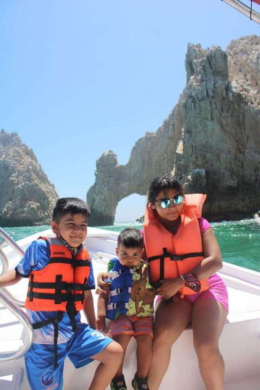 cabos-1-glass-bottom-boat-arch-amazing-wildlife