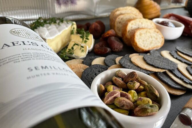 Cael's Gate Wine and Ploughmans Lunch in Broke - Key Points