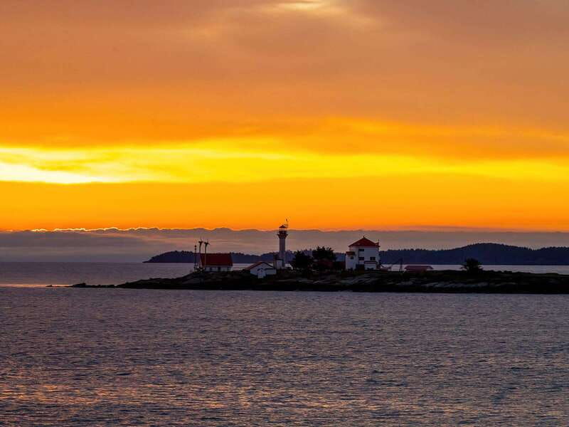 campbell-river-scenic-sunset-tour-by-boat