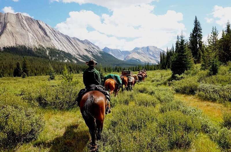 canadian-rockies-combo-helicopter-tour-and-horseback-ride