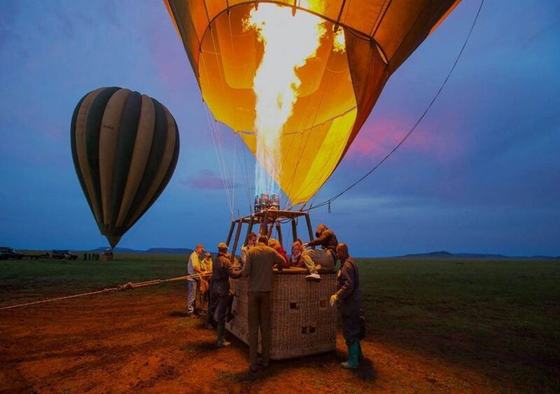 cappadocia-cat-valley-at-sunrise-hot-air-balloon-ride