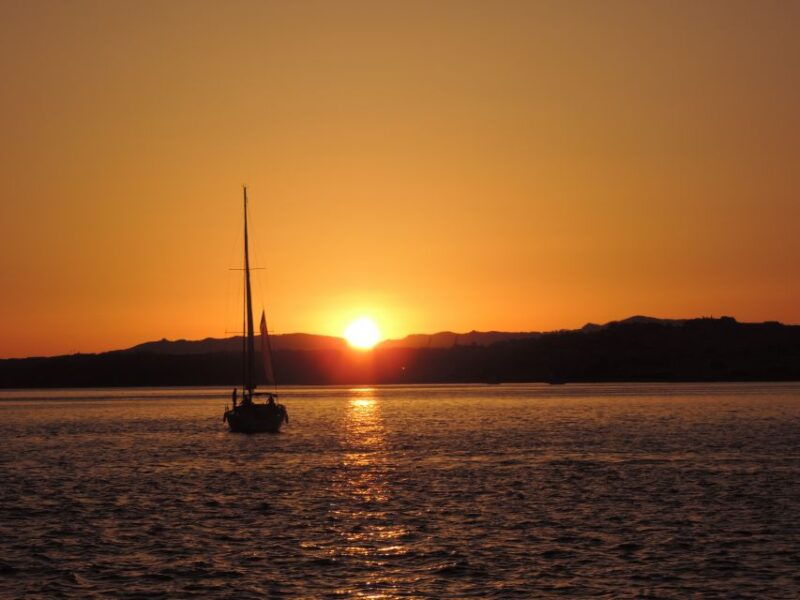 cascais-sunset-boat-trip-with-welcome-drinks