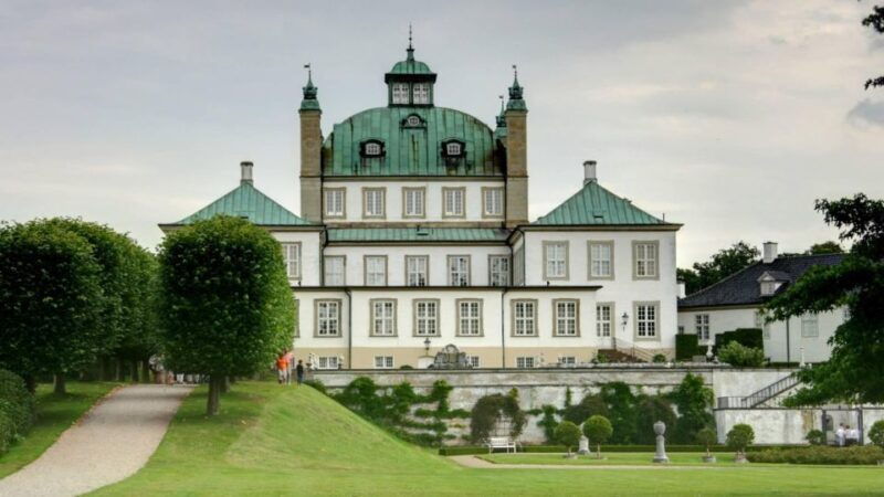 castles-of-kronborg-and-frederiksborg-from-copenhagen-by-car-2