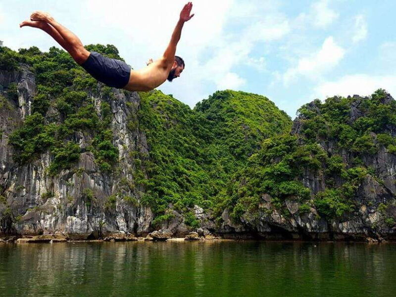 cat-ba-lan-ha-bay-and-viet-hai-village-day-trip