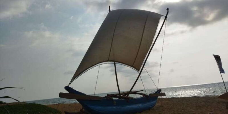 catamaran-sunset-sailing-in-trincomalee