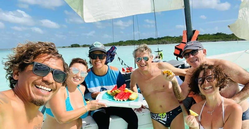 catamaran-through-the-bacalar-lagoon-and-make-new-friends