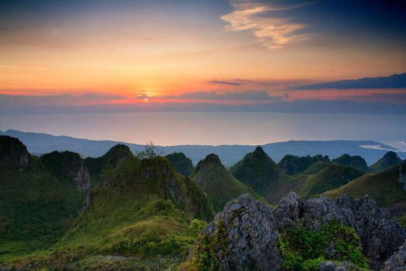cebu-osmena-peak-and-kawasan-falls-canyoneering-day-trip