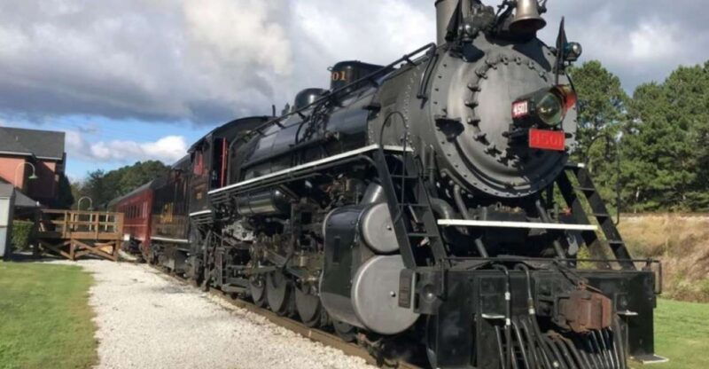 chattanooga-derailed-trolley-tour-and-train-ride