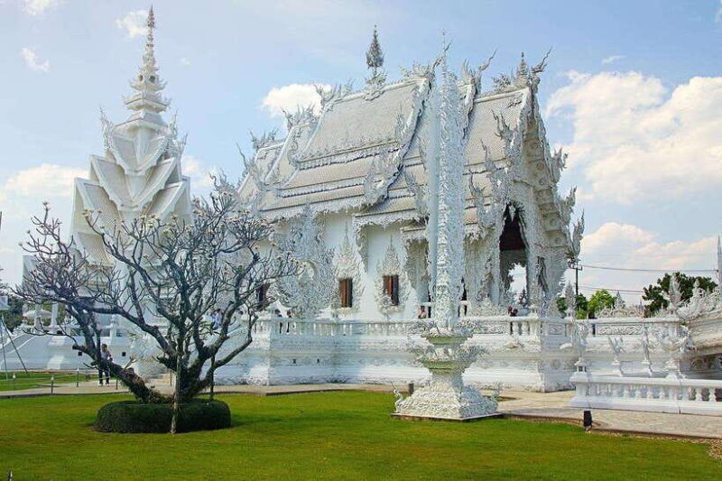 chiang-mai-chiang-rai-3-temples-day-trip-with-lunch