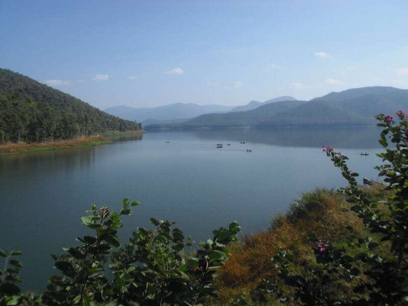 chiang-mai-sticky-waterfall-lake-kayak-and-cycling-tour