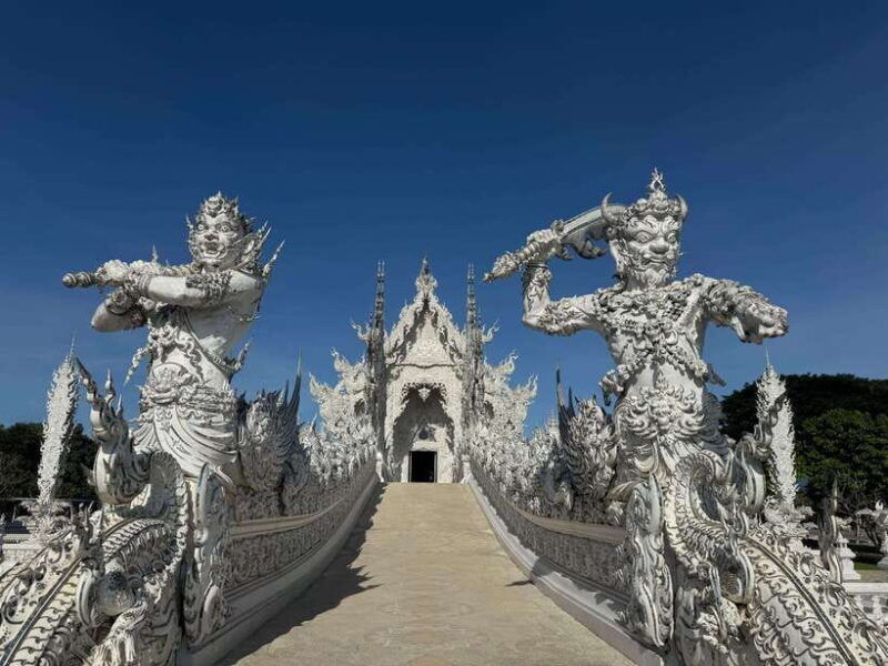 chiang-rai-private-tour-customizable-trip-car-driver