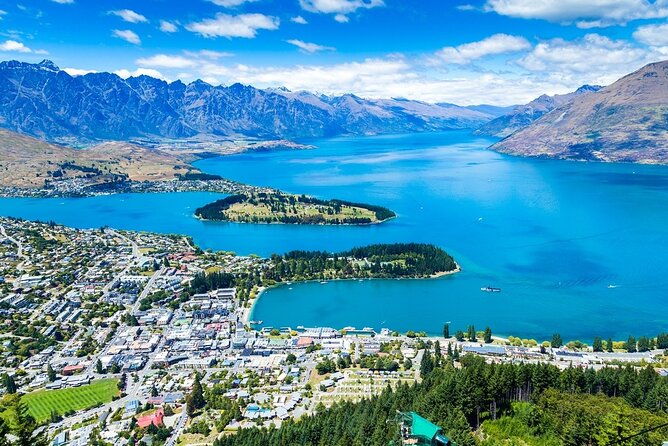 Christchurch Airport Transfers : Airport CHC to Christchurch in Business Car - Key Points