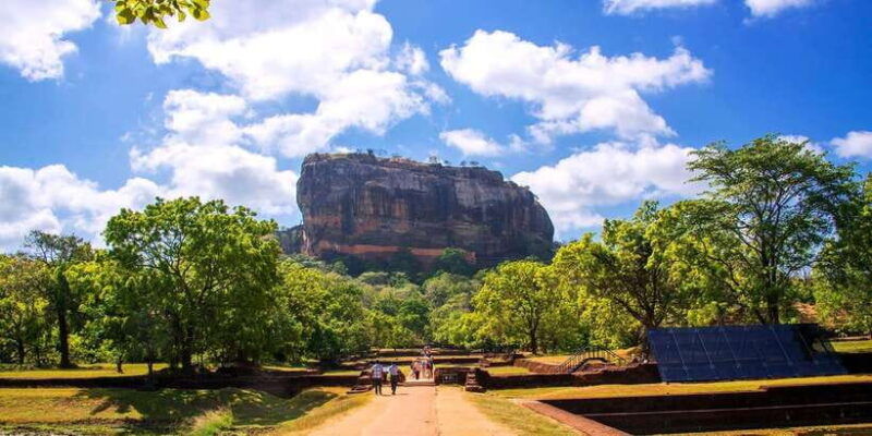 colombo-sigiriya-dambulla-minneriya-park-safari-day-tour