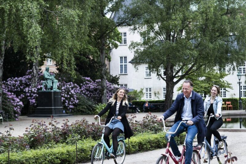 copenhagen-city-highlights-guided-bike-tour