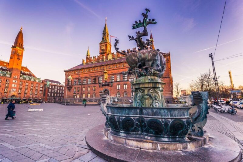 copenhagen-old-town-and-nyhavn-private-family-tour
