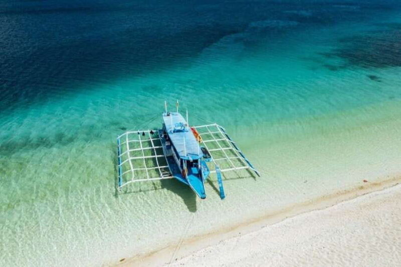 coron-barracuda-lake-skeleton-wreck-twin-lagoon-boat-tour