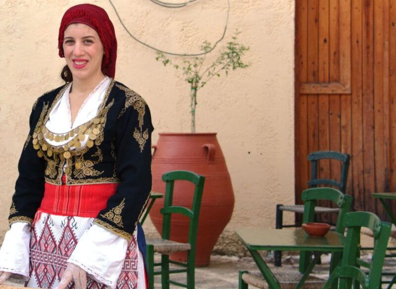 crete-traditional-dance-show-and-buffet-dinner-with-wine