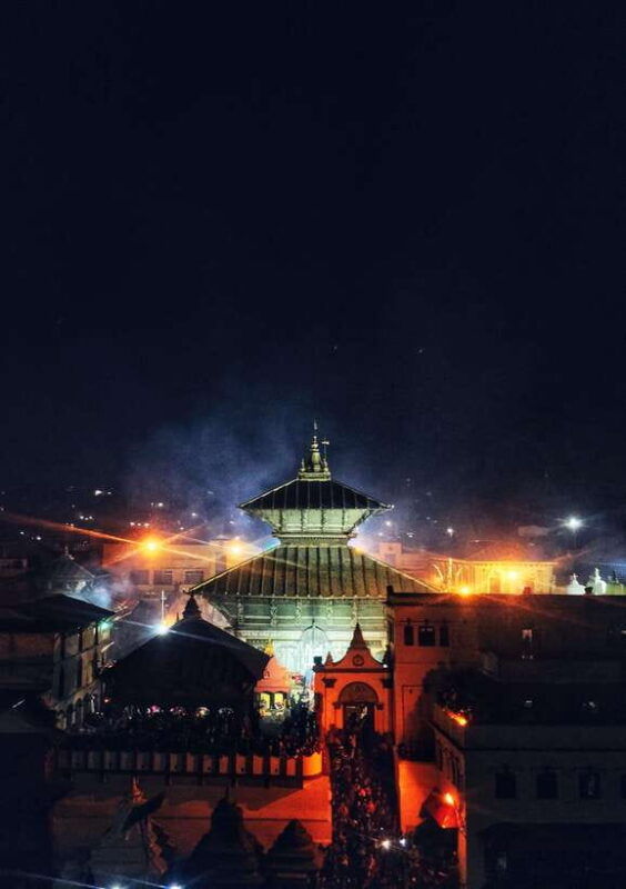 cultural-walk-boudha-stupa-and-pashupatinath-with-a-guide