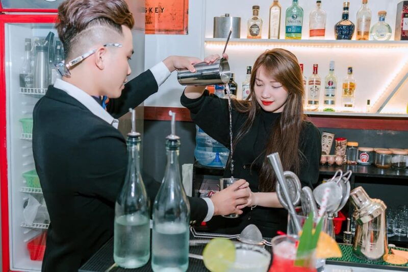da-nang-cocktail-making-class-experience