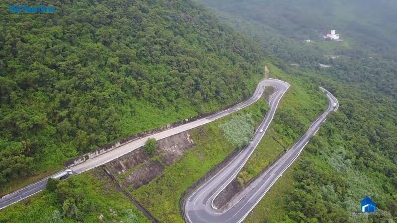 da-nang-explore-hai-van-pass-by-us-army-jeep