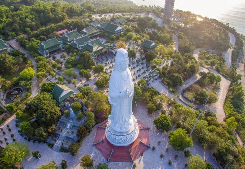da-nang-private-city-tour-by-scooter-with-ao-dai-lady-rider