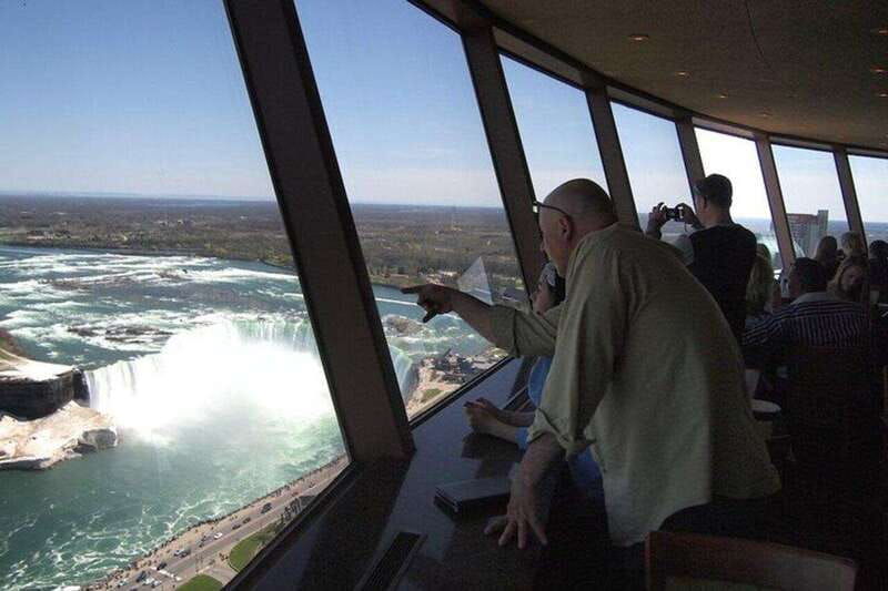 dinner-on-top-of-the-skylon-tower-with-a-legendary-view