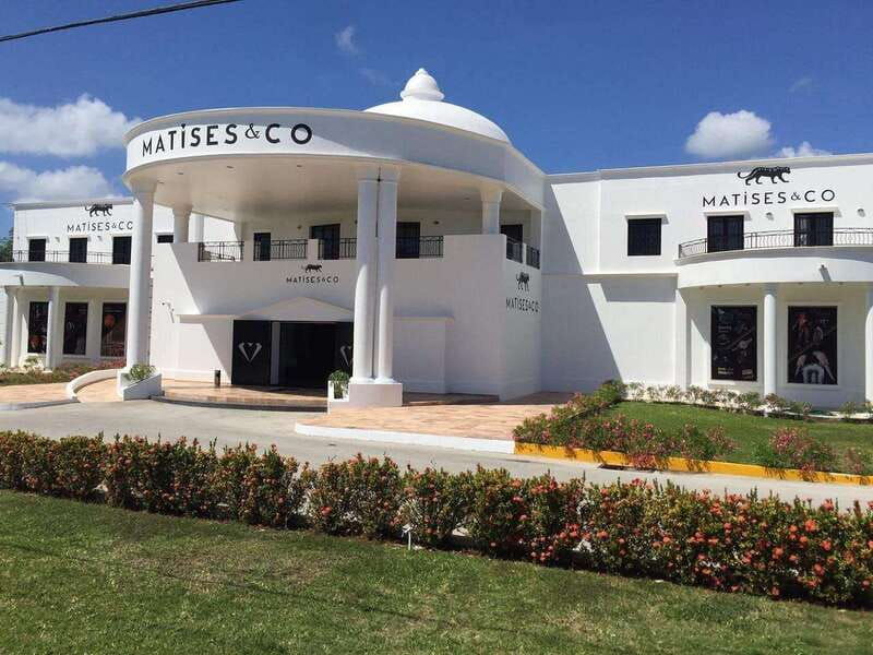 discover-the-essence-of-playa-del-carmen-tequilera-jewelry-and-5th-avenue