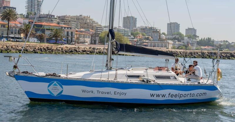 douro-river-cruise-with-cheese-tonic-porto-in-a-sailboat