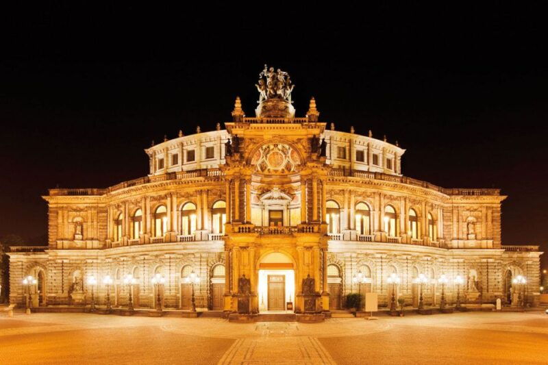 dresden-semperoper-and-royal-castle