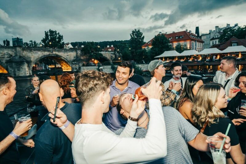 drunken-monkey-prague-booze-cruise-open-bar-to-duplex-club
