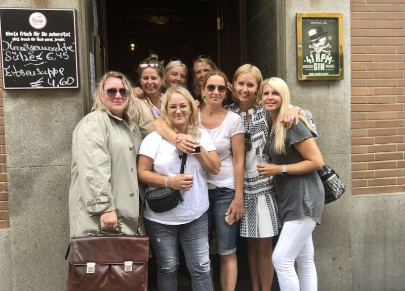 dusseldorf-old-town-interactive-crime-tour-with-actor