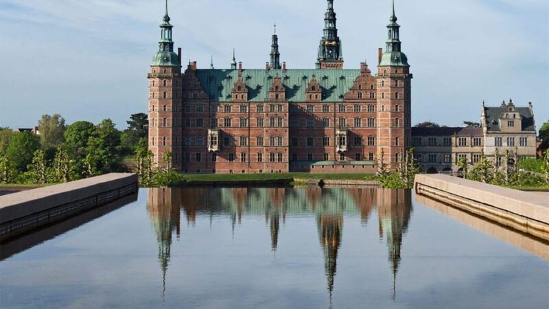 easy-pace-tour-of-kronbog-castle-frederiksborg-palace-w
