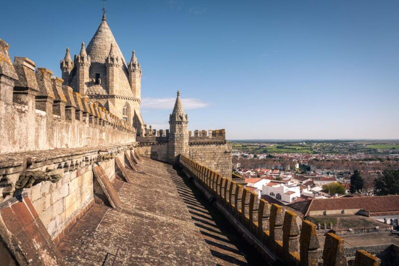 evora-flexible-walking-tour-in-historic-center