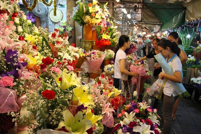 Explore Bangkok: Guided City and Temple Tour - Key Points