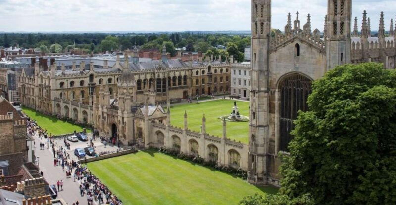 explore-cambridge-with-family-walking-tour