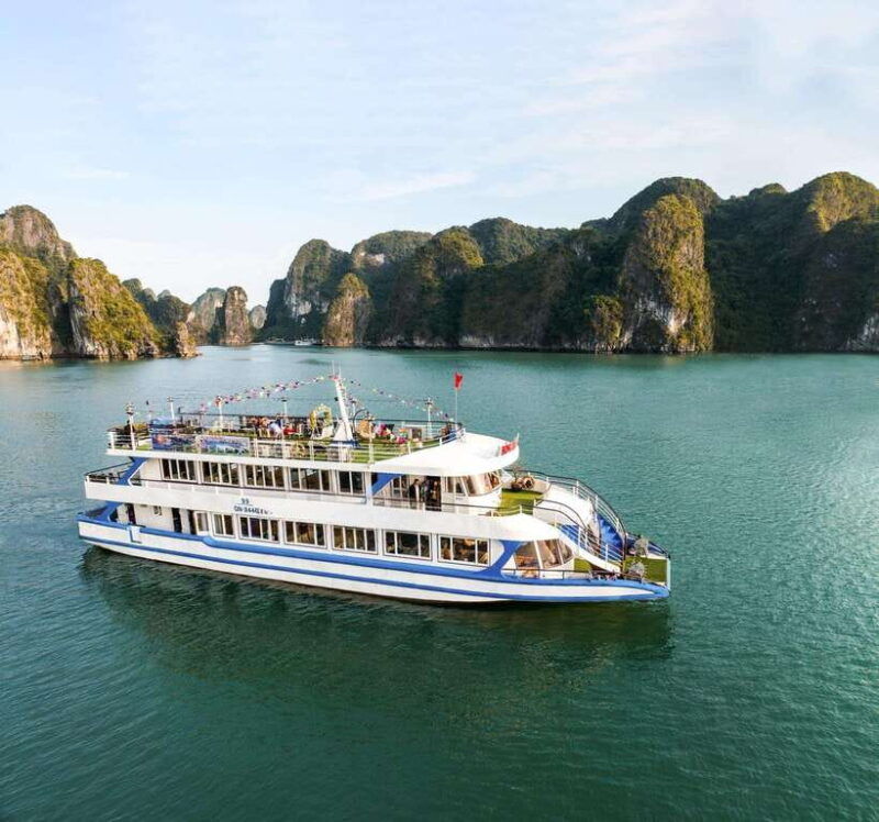 explore-halong-bay-on-the-best-day-cruise-with-kayak-lunch