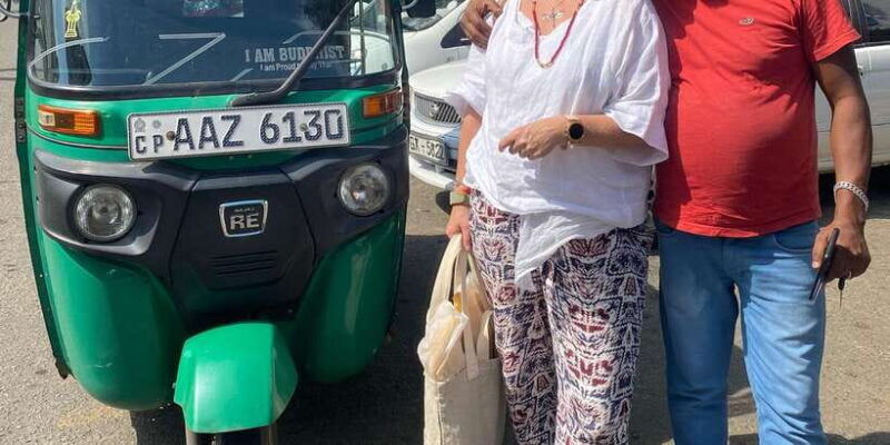 explore-kandy-city-tour-by-tuk-tuk