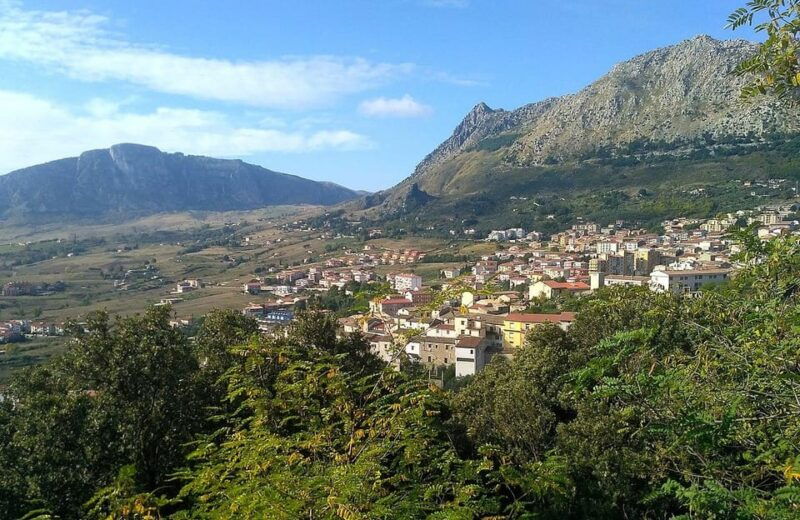 explore-piana-degli-albanesi-history-culture-and-flavors