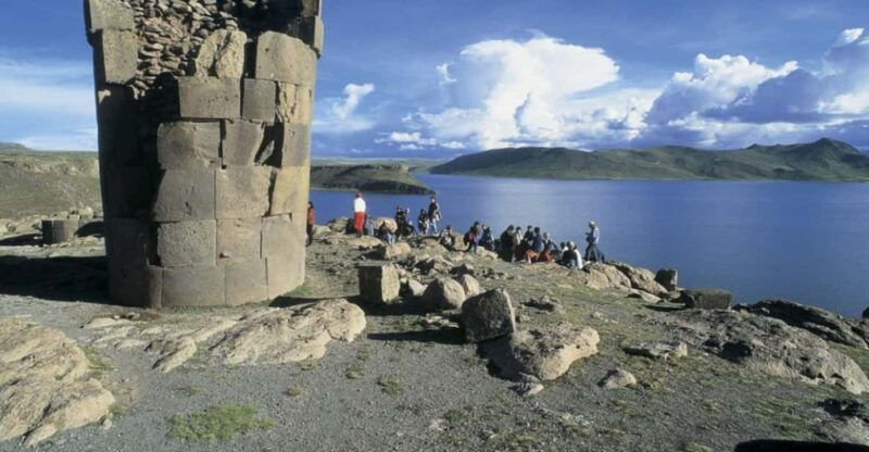 explore-sillustani-tombs-and-atuncolla-enchantment-from-puno