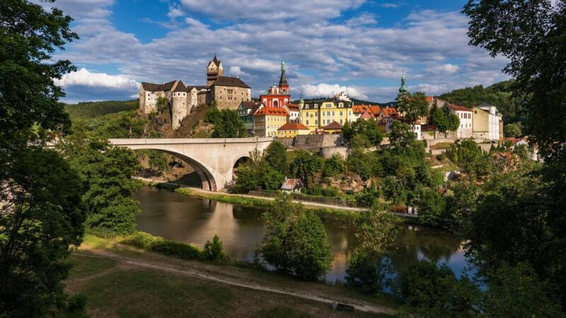 famous-spa-town-karlovy-vary-castle-loket-from-prague