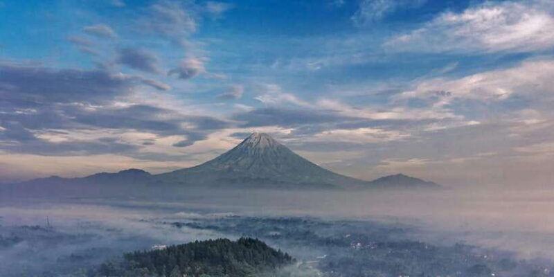 first-class-borobudur-prambanan-temple-tour