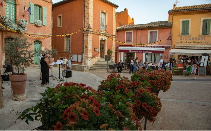 from-avignon-half-day-baux-de-provence-and-luberon-tour