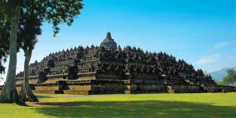 from-bali-bromo-ijen-borobudur-and-yogyakarta-4-day-tour