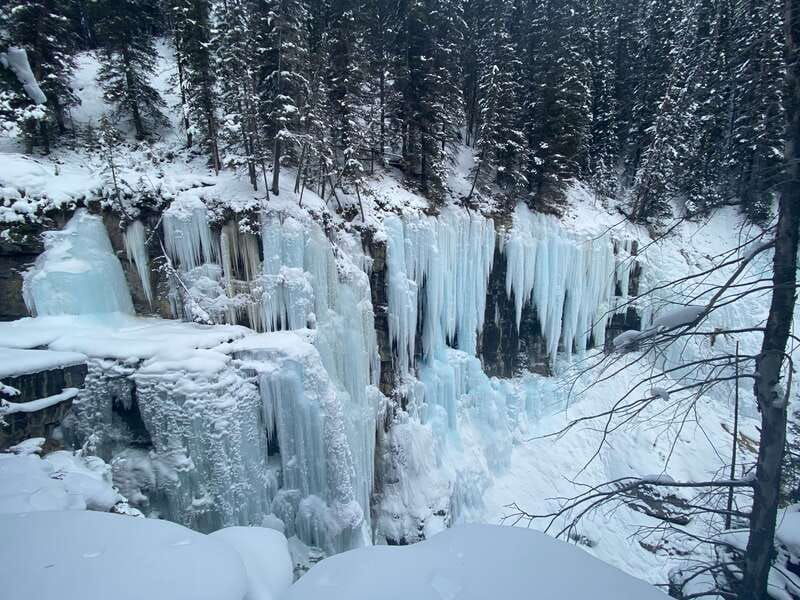 from-banff-johnston-canyon-guided-icewalk
