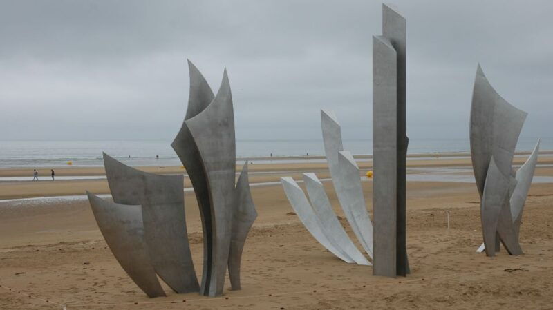 from-bayeux-omaha-beach-cemetery-and-pointe-du-hoc-tour