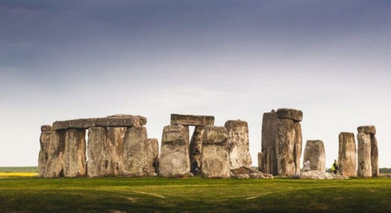 from-bristol-stonehenge-and-cotswold-villages-day-tour