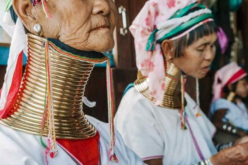 from-chiang-rai-famous-temples-and-golden-triangle-day-tour