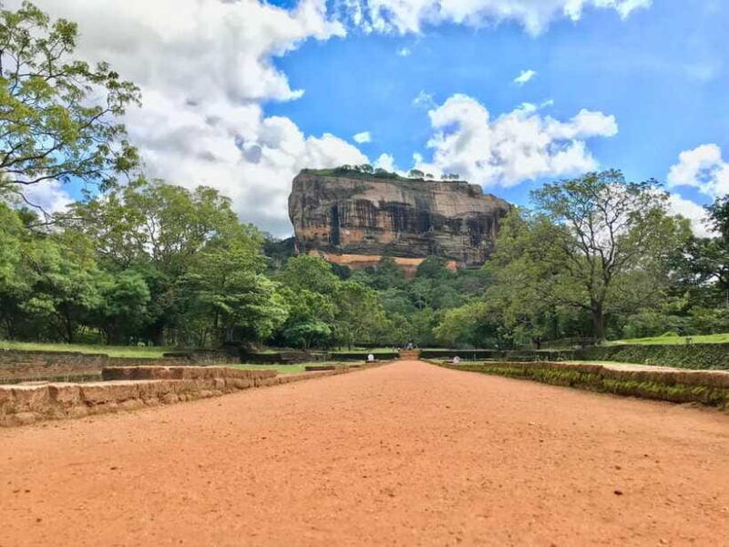 from-colombo-sigiriya-and-dambulla-guided-tour-with-safari