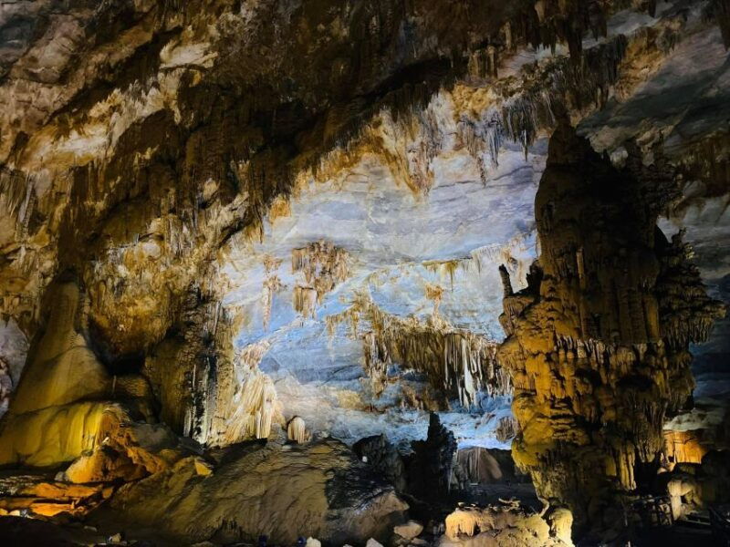 from-dong-hoi-paradise-cave-and-phong-nha-cave-tour-lunch